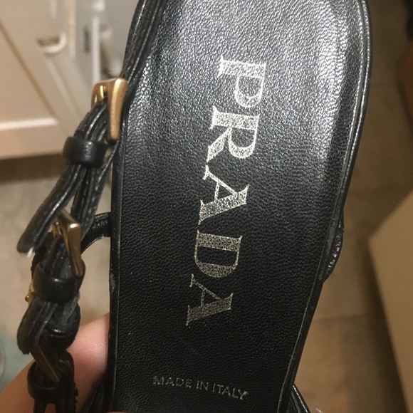 ❄️SALE❄️ PRADA VINTAGE heels - Picture 8 of 8